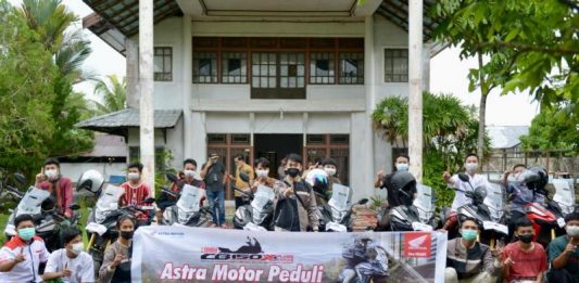 Touring CB150X Agendakan Kegiatan Bakti Sosial