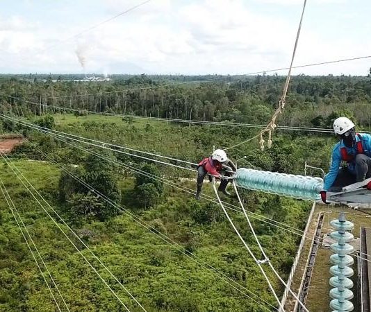 Perkuat Keandalan Sistem Kelistrikan, PLN UIP KLB Bangun 12 Jalur SUTT dan 7 GI di Kalbar dan Kalteng