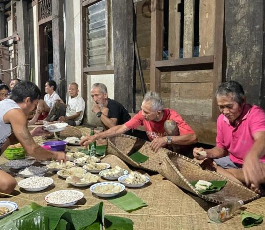 Tutup Kegiatan Gawai, Masyarakat Adat Dayak Gelar Ritual Ngampun