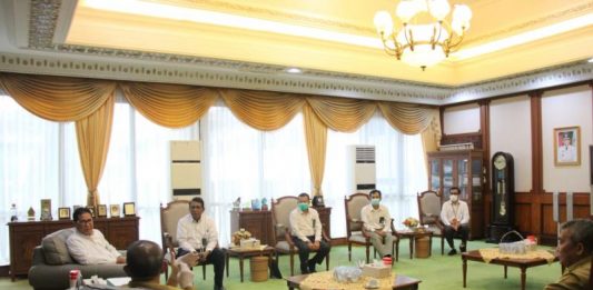 PLN Group Se-Kalbar Silaturahmi ke Gubernur