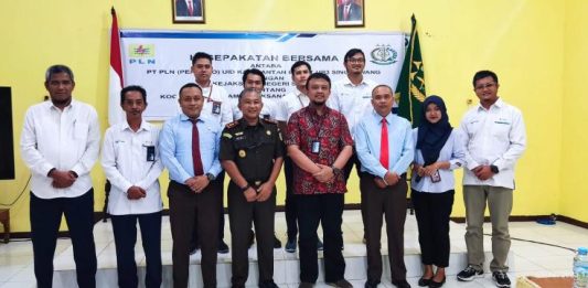 PLN Tandatangani MoU dengan Kejari Sambas Guna Tingkatkan Kualitas Pelayanan Kelistrikan