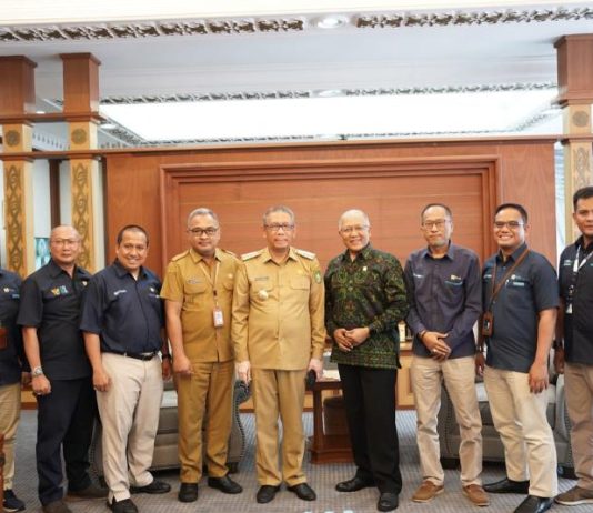 Didukung Pemerintah Provinsi Kalbar, Tahun ini Ribuan Rumah Warga Desa Segera Nikmati Listrik PLN