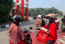 Peduli Sesama, 1000 Masker dibagikan Tim Astra Motor Kalbar