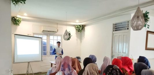 Spesial Hari Ibu Astra Motor Kalbar Sosialisasikan #Cari_Aman Bagi Emak-emak