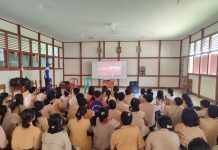 Asmo Kalbar Sosialisasi #Cari_aman di SMA Katolik Talino