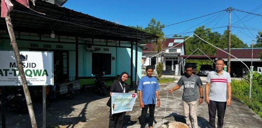 Asmo Kalbar Berbagi Hewan Kurban di Momen Idul Adha 1445 H