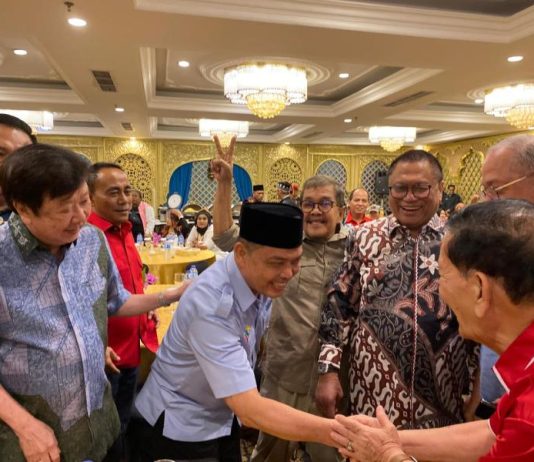 Dijahati Kelompok Berniat Jahat, Ria Norsan: Orang Beri Racun, Balas dengan Madu