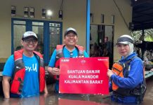 Telkomsel Salurkan Bantuan Banjir Bagi Warga Terdampak di Kalbar