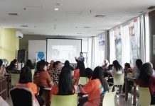 Ribuan Kartini Masa Kini Belajar Safety Riding dengan Berbagai Simulasi Berkendara