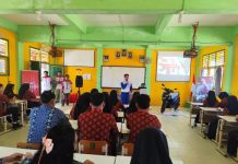 Asmo Kalbar Terus Berikan Sosialisasi Aman Berkendara Bagi Pelajar SMA N1 Sambas