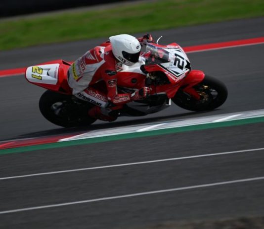 Terus Tampilkan Performa Terbaik, Andy Wijaya Apresiasi Pebalap AHRT di Ajang Mandalika Racing Series (MRS) 2025