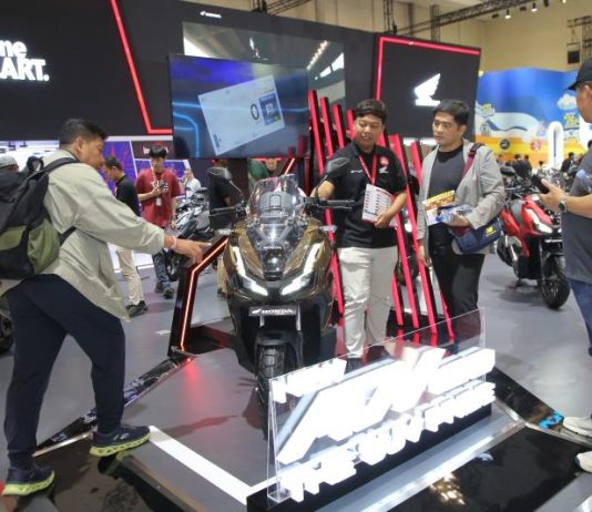 Tampil Gagah dan Tangguh, New Honda ADV160 Curi Perhatian Pengunjung di IMOS 2025