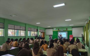Tekan Potensi Kecelakaan, Asmo Kalbar beri Pembekalan SR di SMAN 3 Pontianak