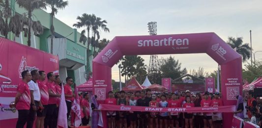 Dukung Gaya Hidup Sehat, SMARTFREN Gelar Fun Run Pontianak 2025