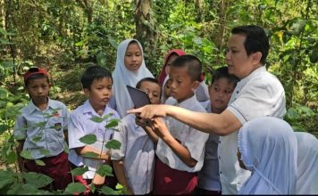 Peringati Hari Guru, Yayasan AHM Apresiasi Dedikasi Guru Inspiratif