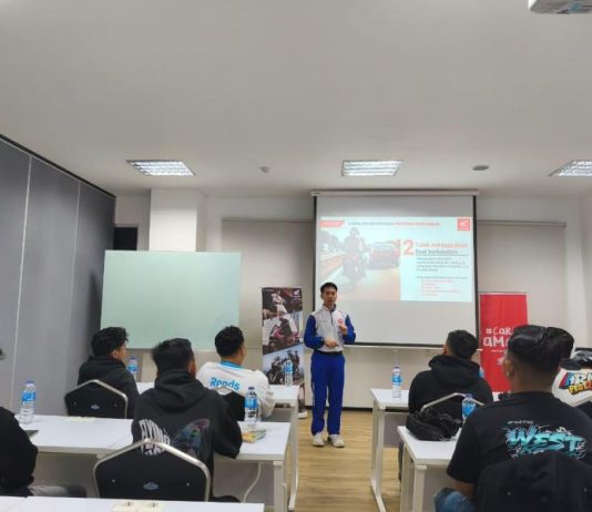 Bentuk Karakter Pelajar Dalam #Cari_aman, Asmo Kalbar Lakukan Kegiatan Seminar Safety Riding