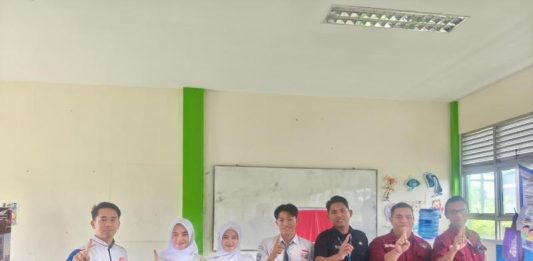 Asmo Kalbar Edukasi Pelajar SMA N 12 Pontianak melalui Safety Riding