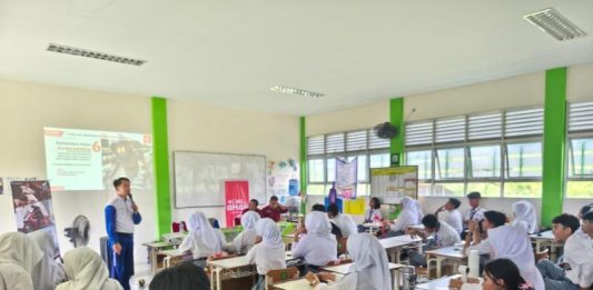 Pelajar SMA Negeri 12 Pontianak Antusias Ikuti Sosialisasi dari Asmo Kalbar