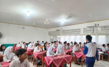 Asmo Kalbar Gelar Edukasi Safety Riding, #Cari_aman di SMA N 1 Sungai Raya