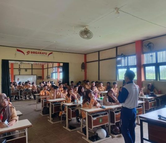 SMK N 1 Sungai Raya Peroleh Edukasi Safety Riding dari Asmo Kalbar