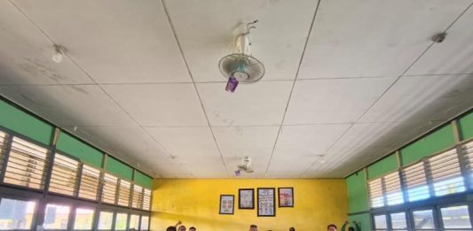 Asmo Kalbar Edukasi SR dan Tanamkan Budaya #Cari_aman di SMPN 1 Sungai Kakap