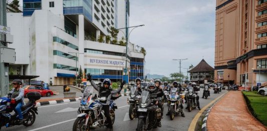 Melewati Bumi Khatulistiwa Turing HONDA BIG BOS 2026 Menjelajah di Tiga Negara