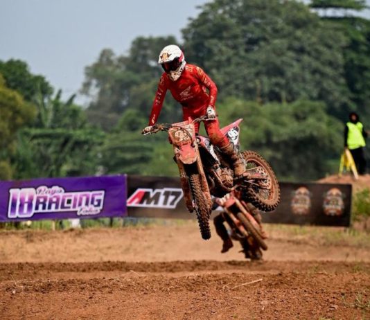 Gunakan CRF250R Melesat di Kejurnas Motocross Bekasi Valrossi Tampilkan Ketangguhannya