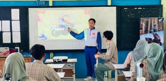 Terus Berinovasi, Lewat Edukasi Safety Riding Asmo Kalbar Gencarkan Keselamatan Berkendara
